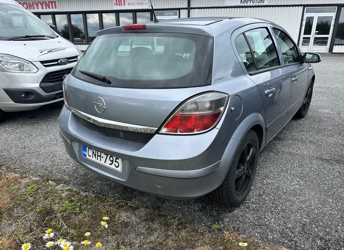 Image 3/4