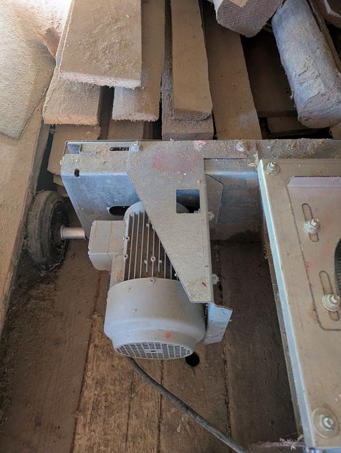 Image 3/12