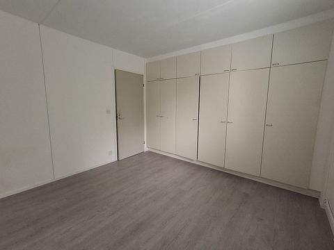 Image 8/14