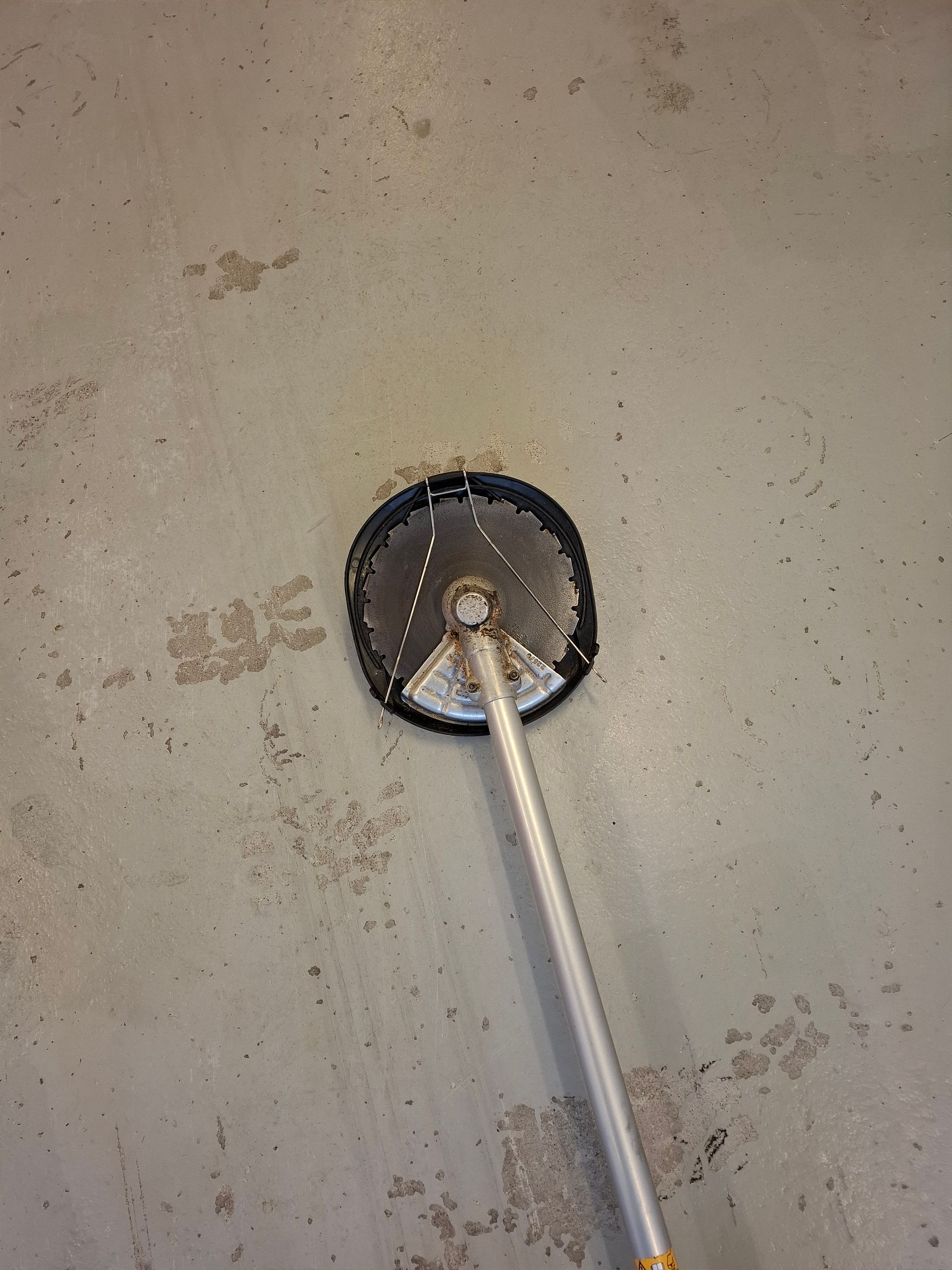 Image 4/8