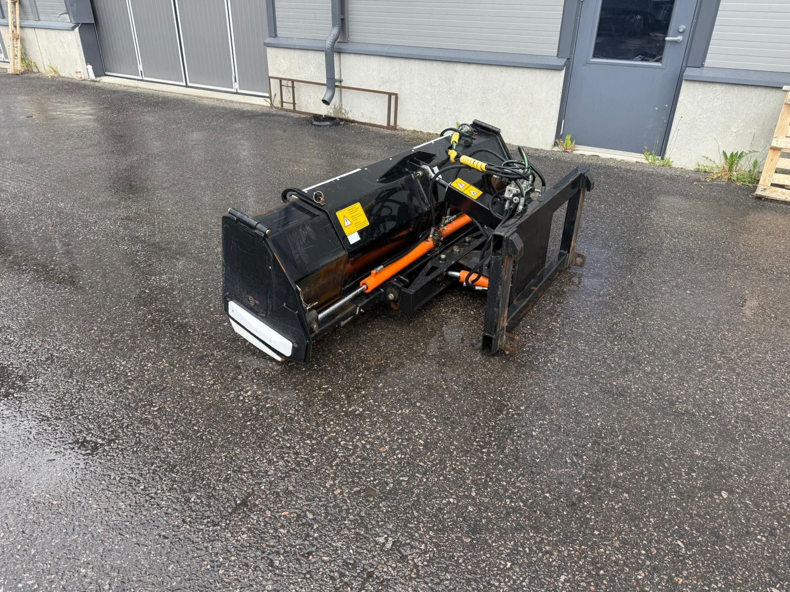 Image 2/4