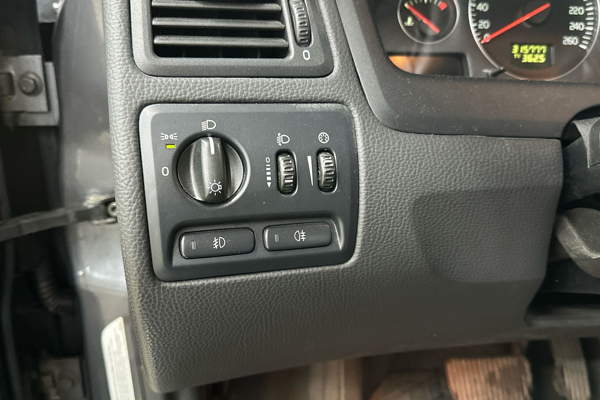 Image 11/23