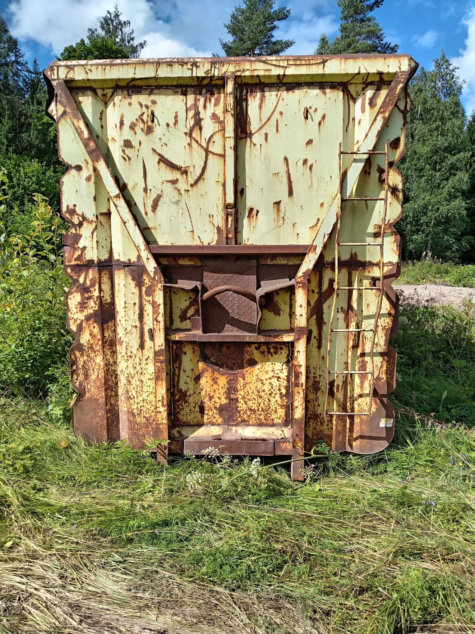 Image 2/5