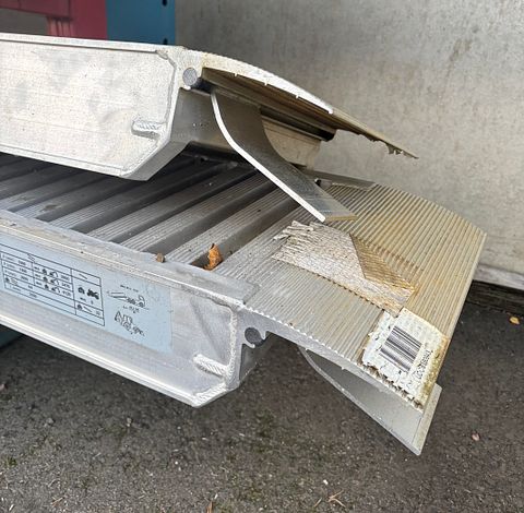 Image 5/7
