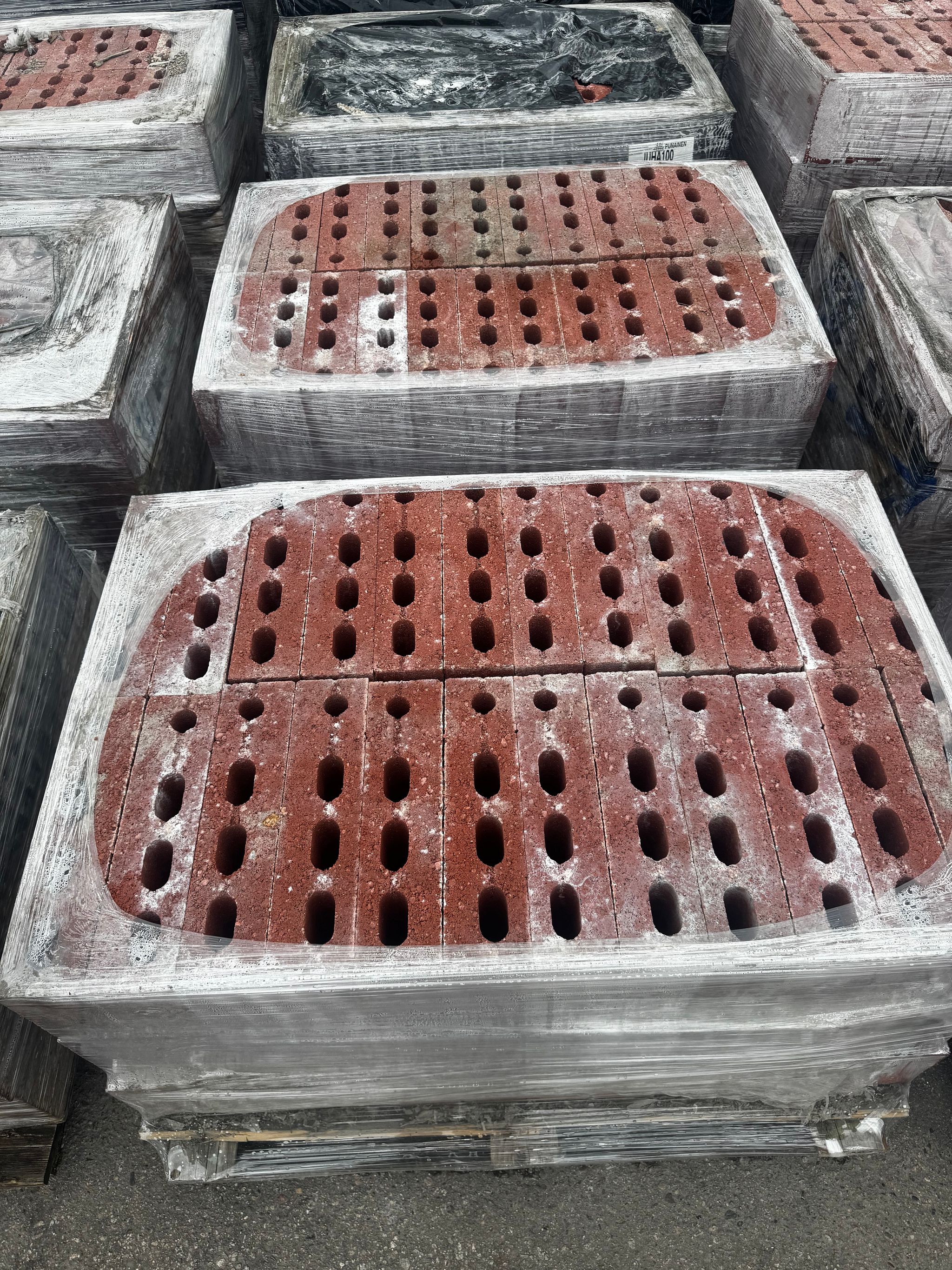 Image 4/4