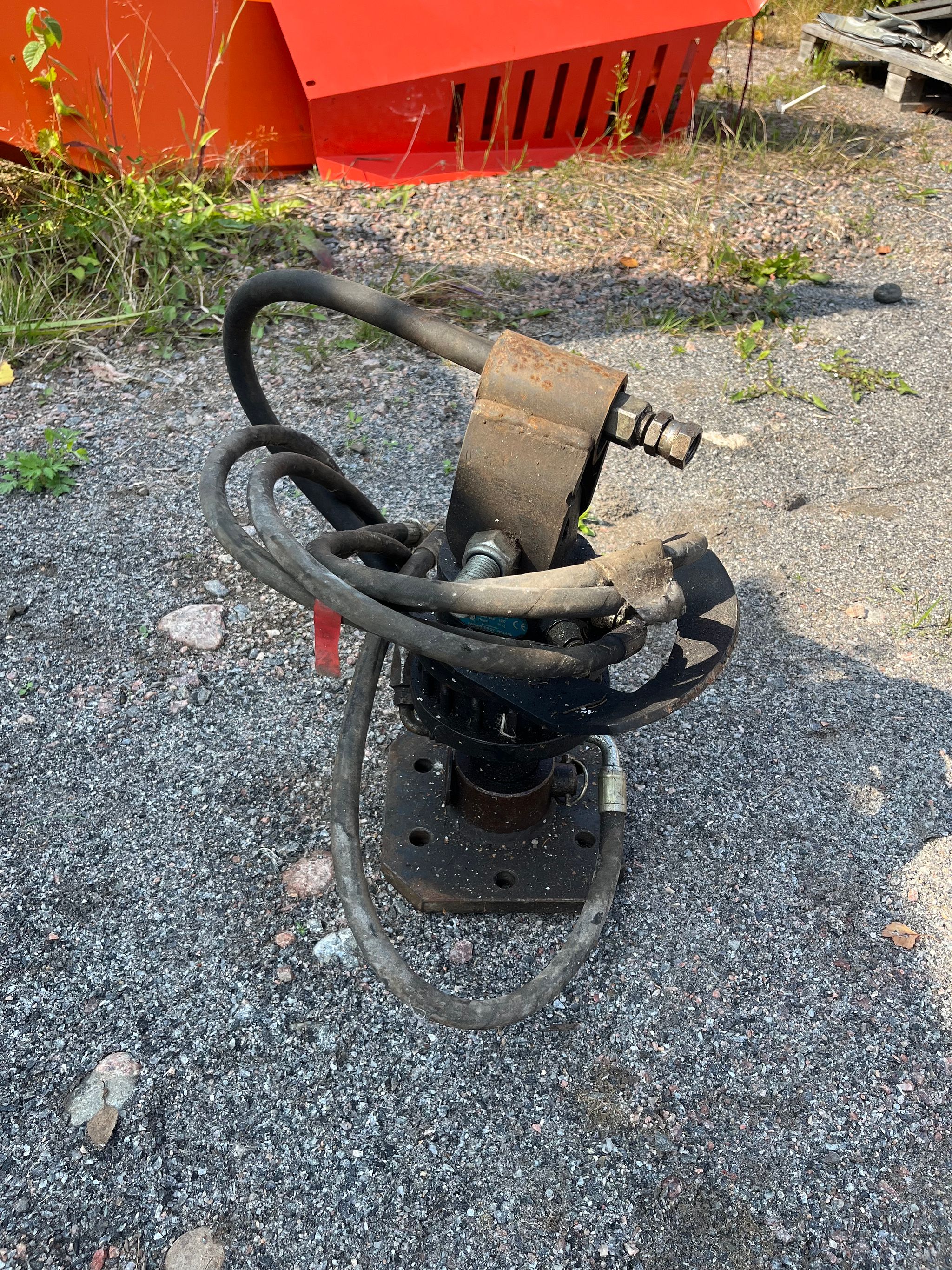 Image 4/4