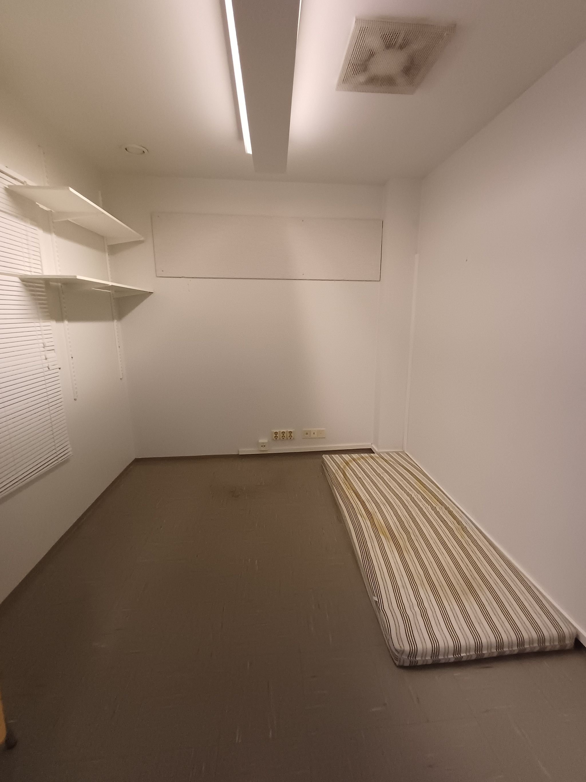 Image 47/79