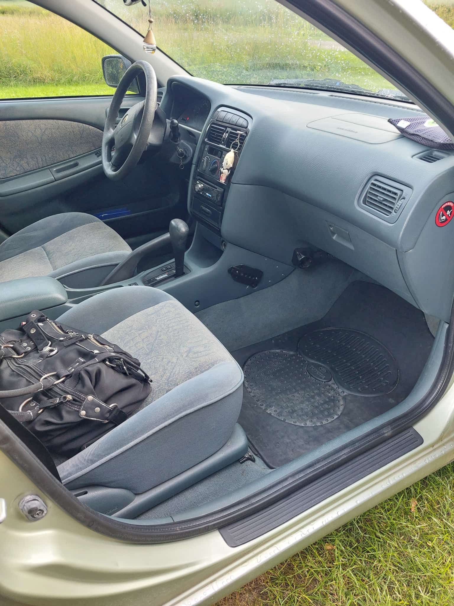 Image 8/10