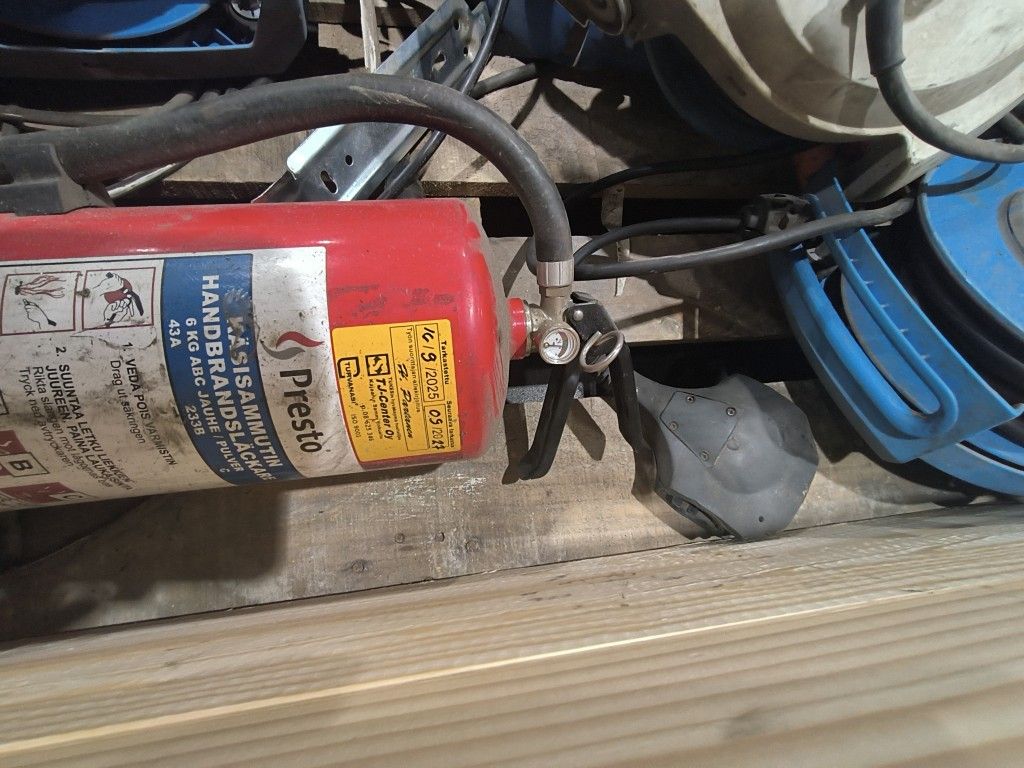 Image 3/15