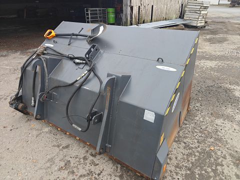Image 5/9