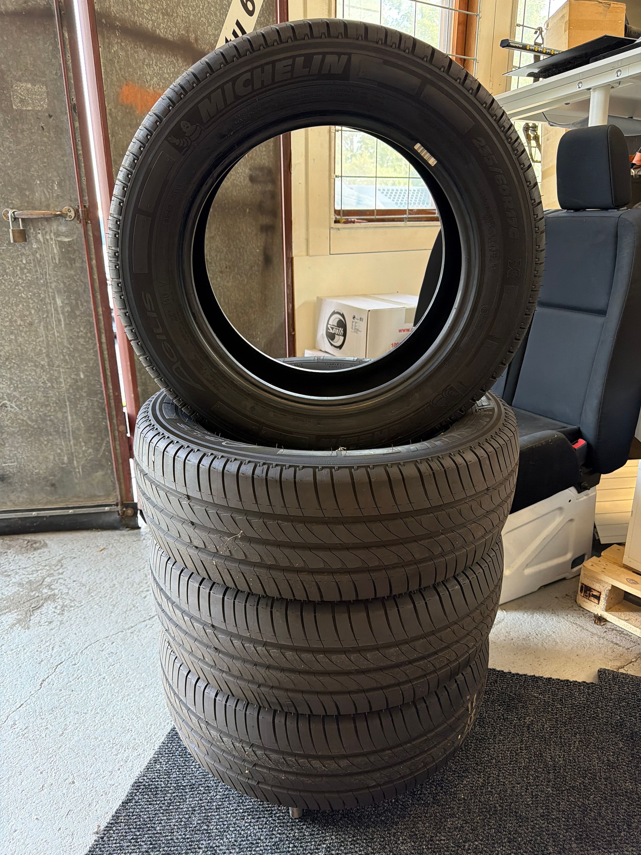 Image 1/3