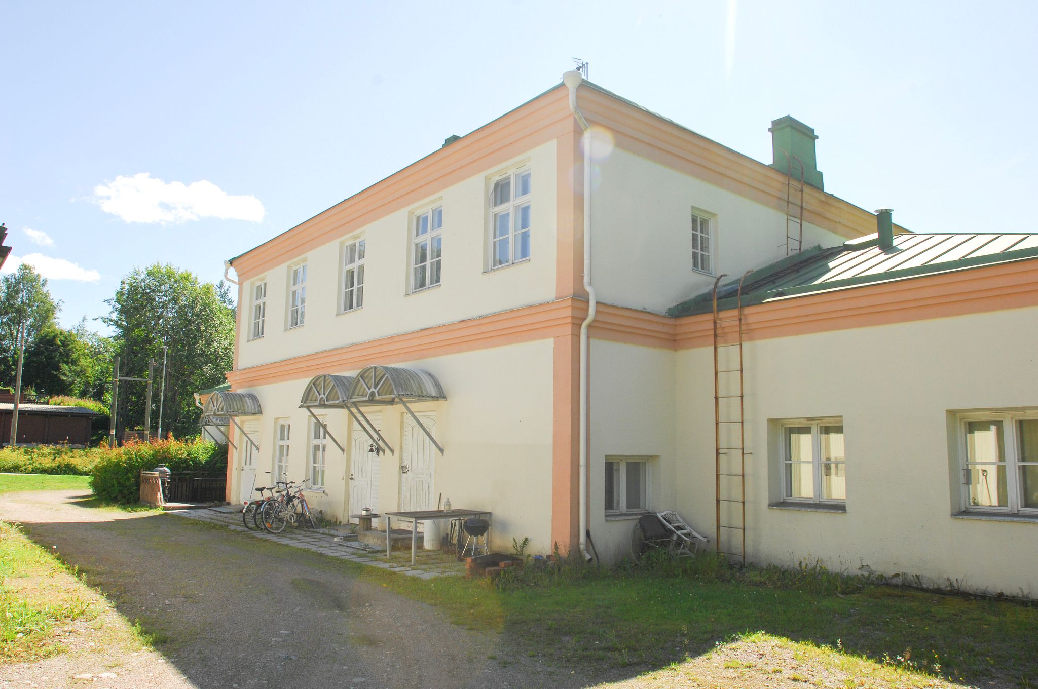 Image 3/12