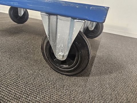 Image 7/9