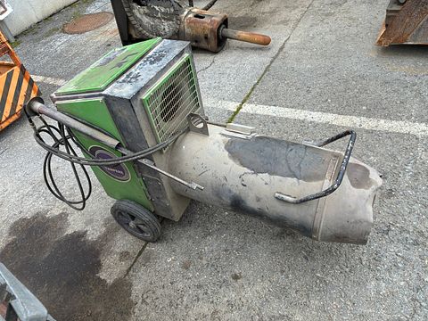 Image 7/10