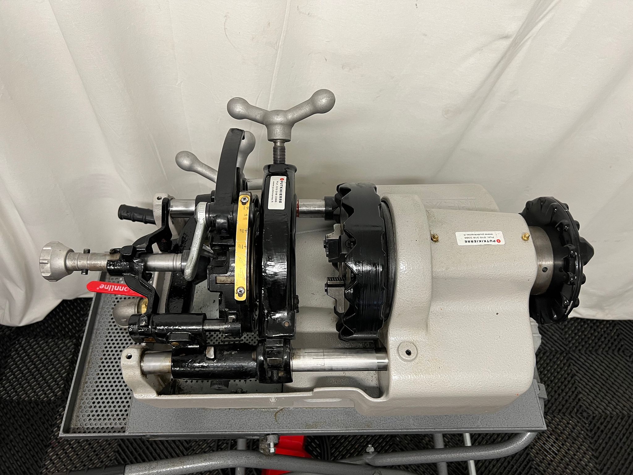 Image 6/8