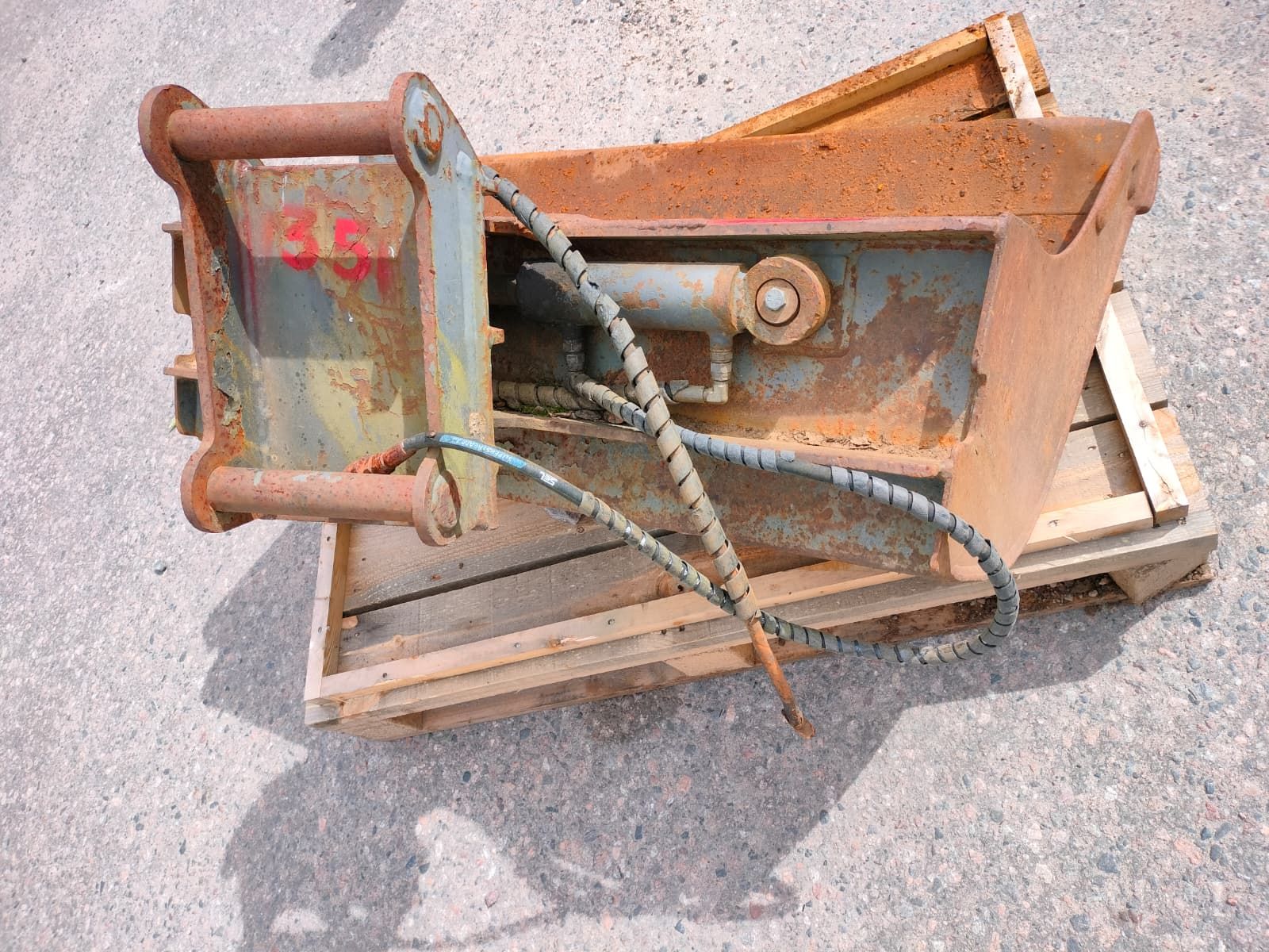 Image 3/4