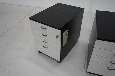 Image 7/10