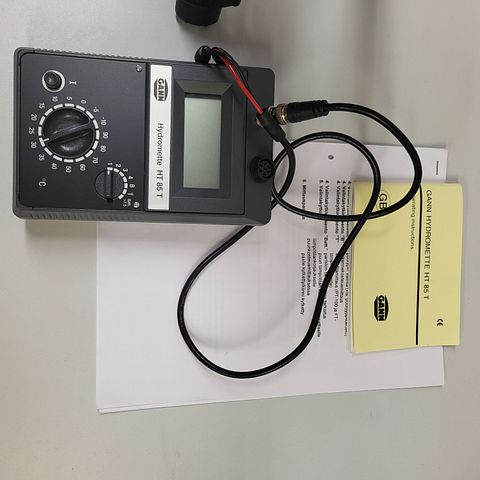 Image 4/8