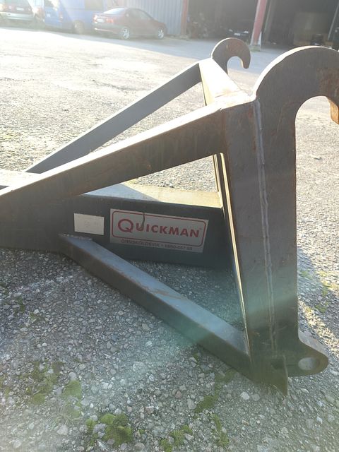 Image 2/5