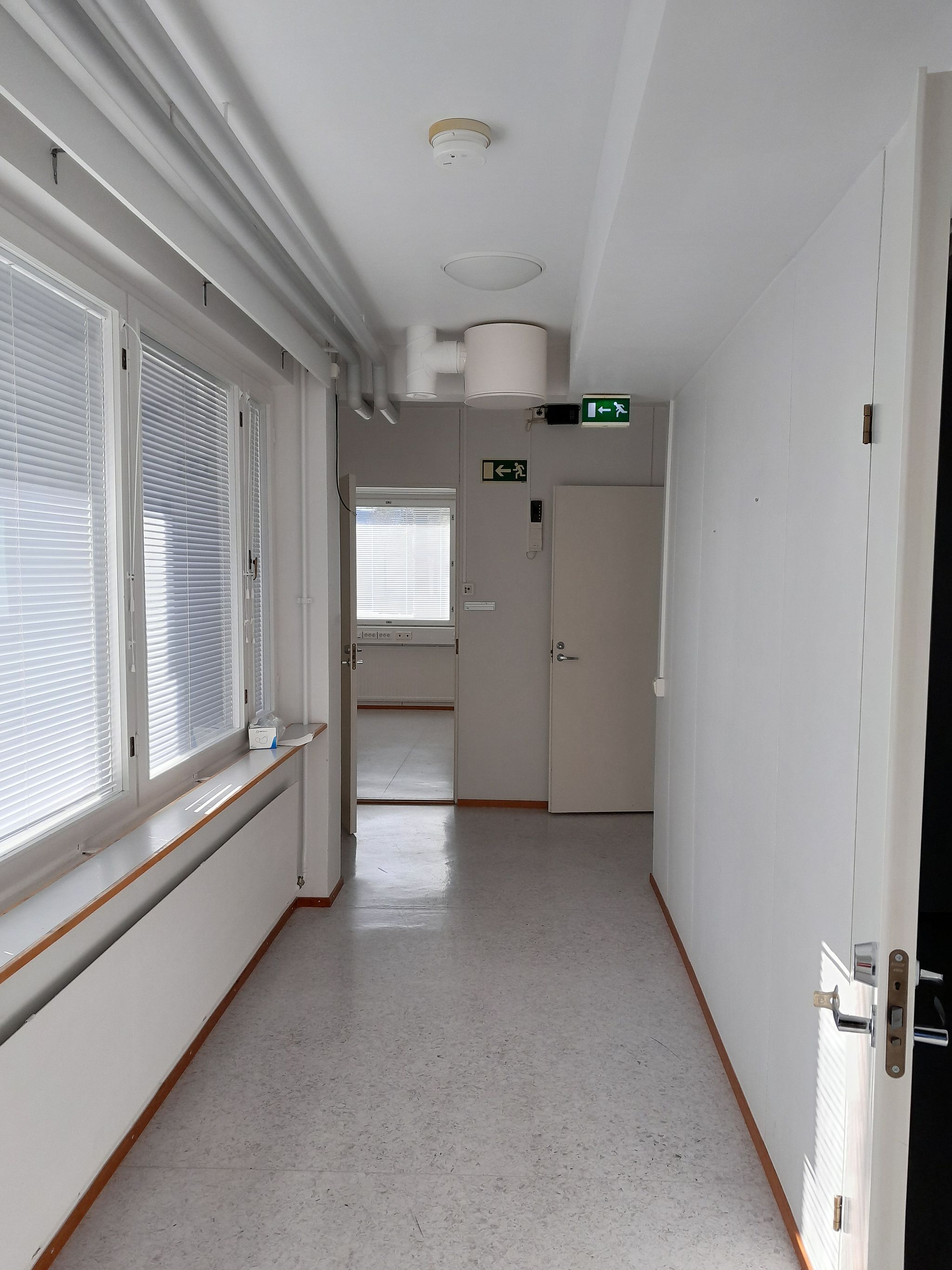 Image 12/18