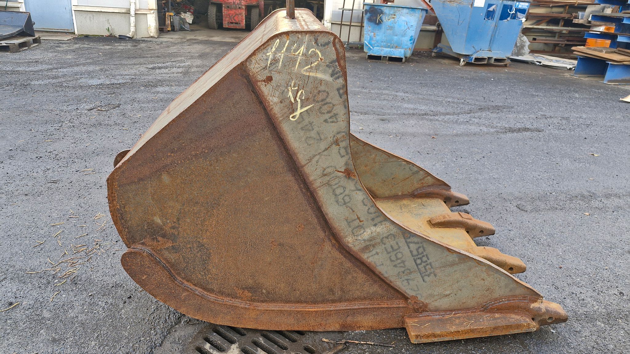 Image 11/28