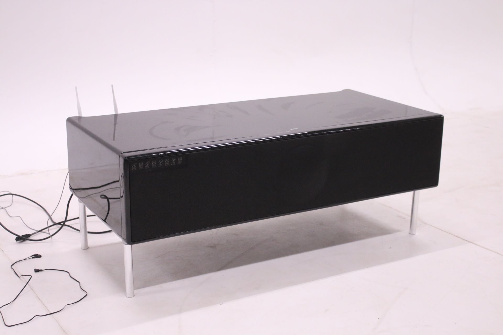 Image 1/9