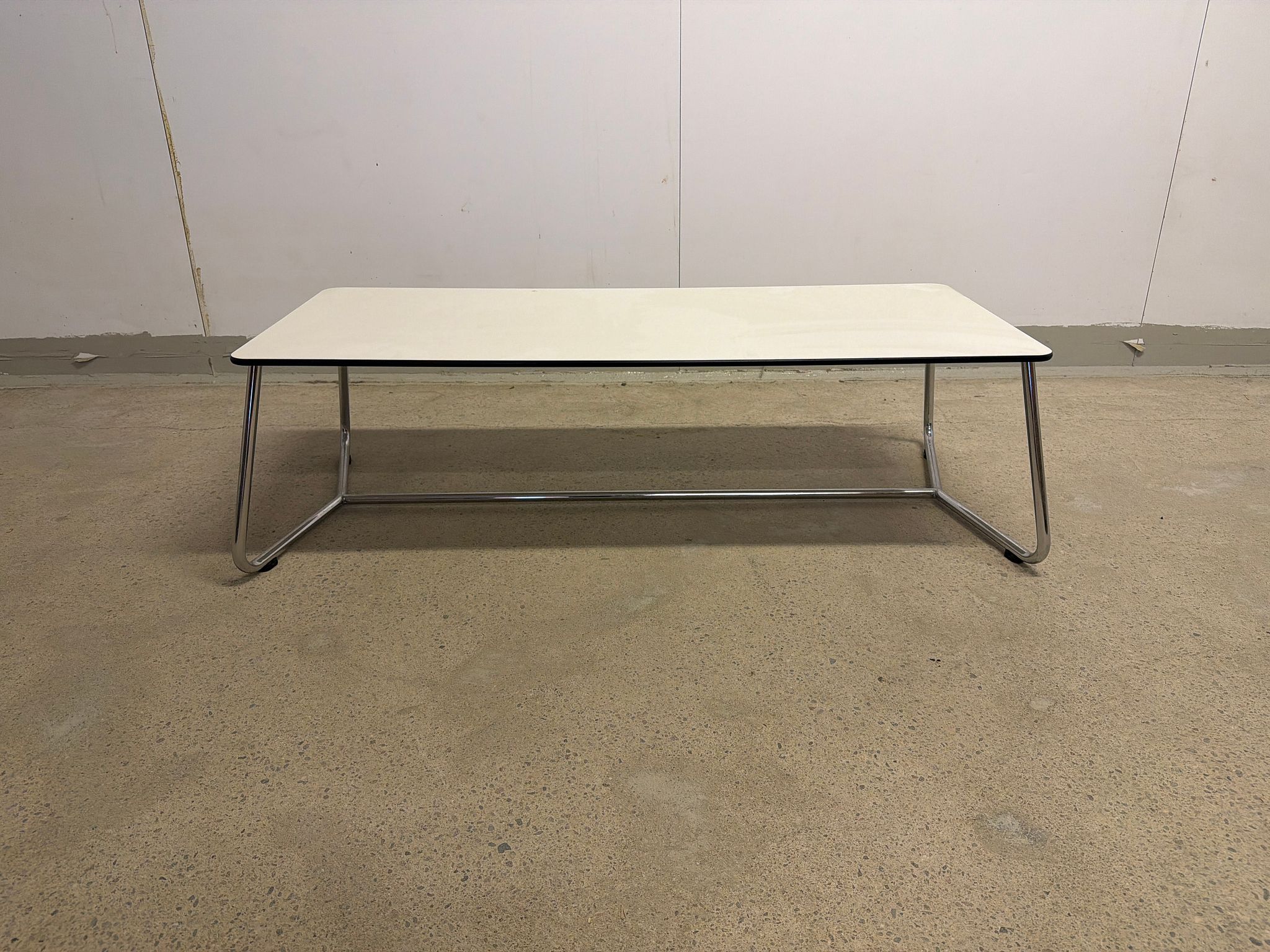 Image 1/6