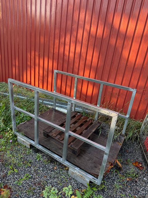 Image 1/3