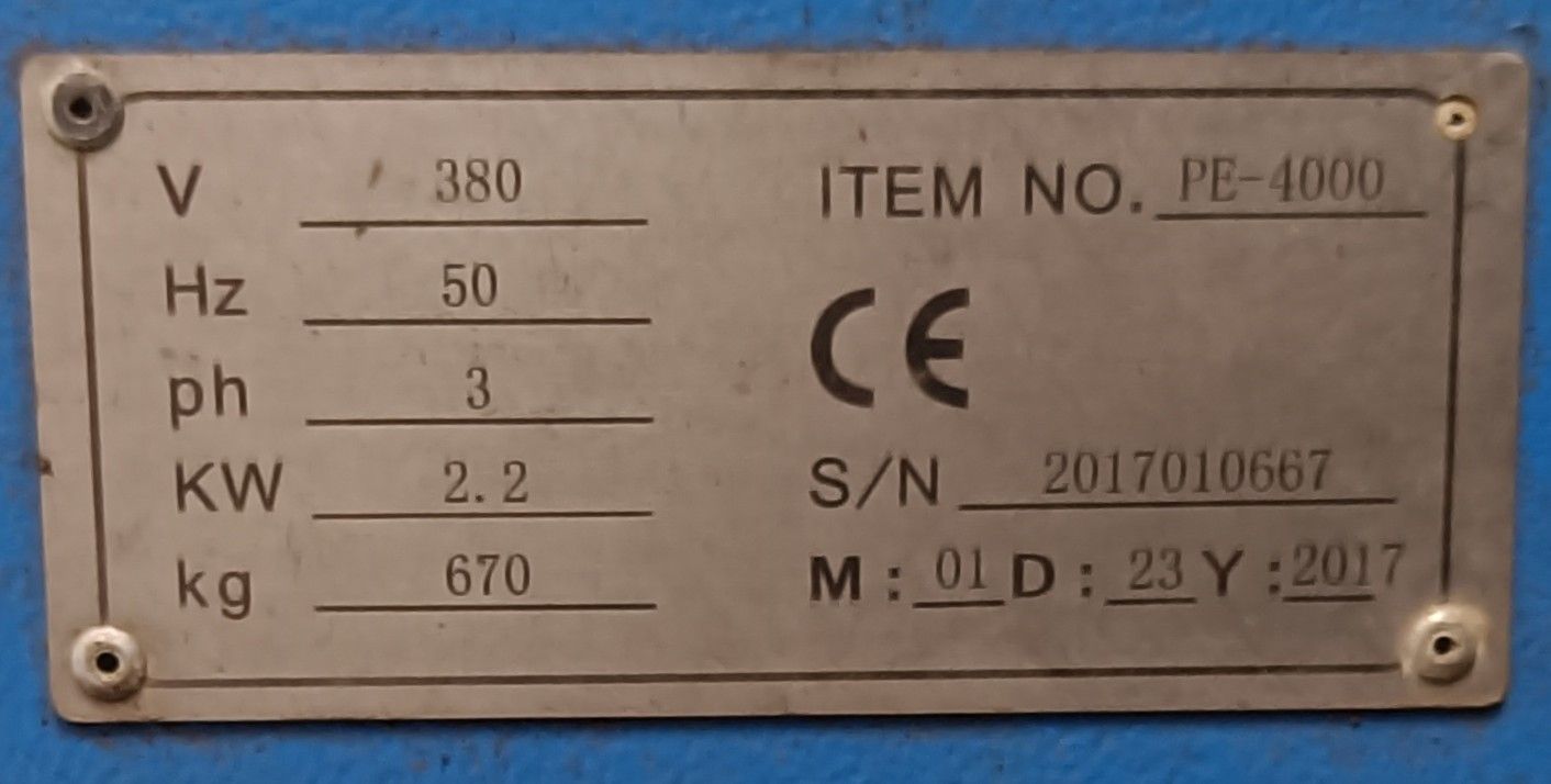 Image 3/6