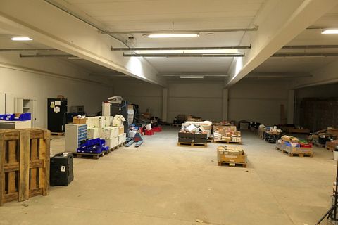 Image 1/89