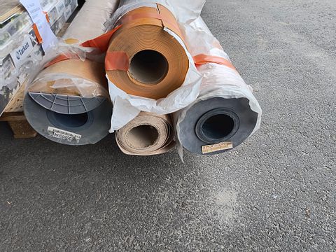 Image 1/4