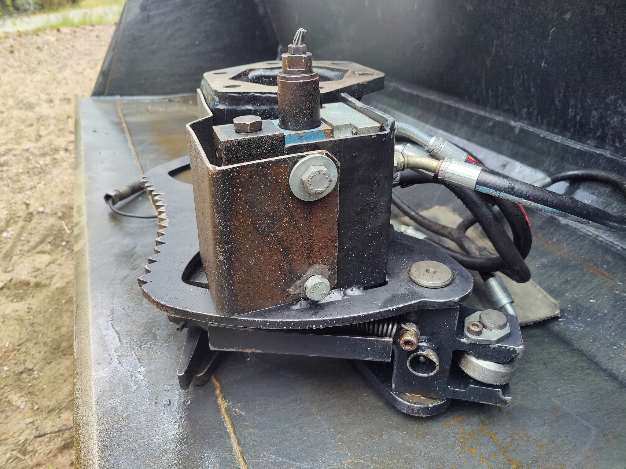 Image 3/6